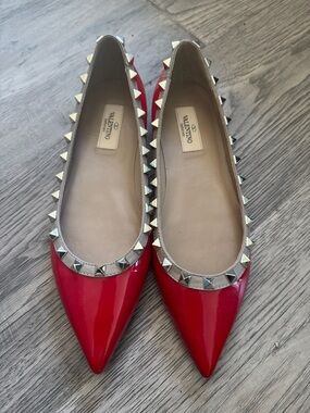 Stunning Red Patent Leather Studded Pointed Ballet Flats size 38